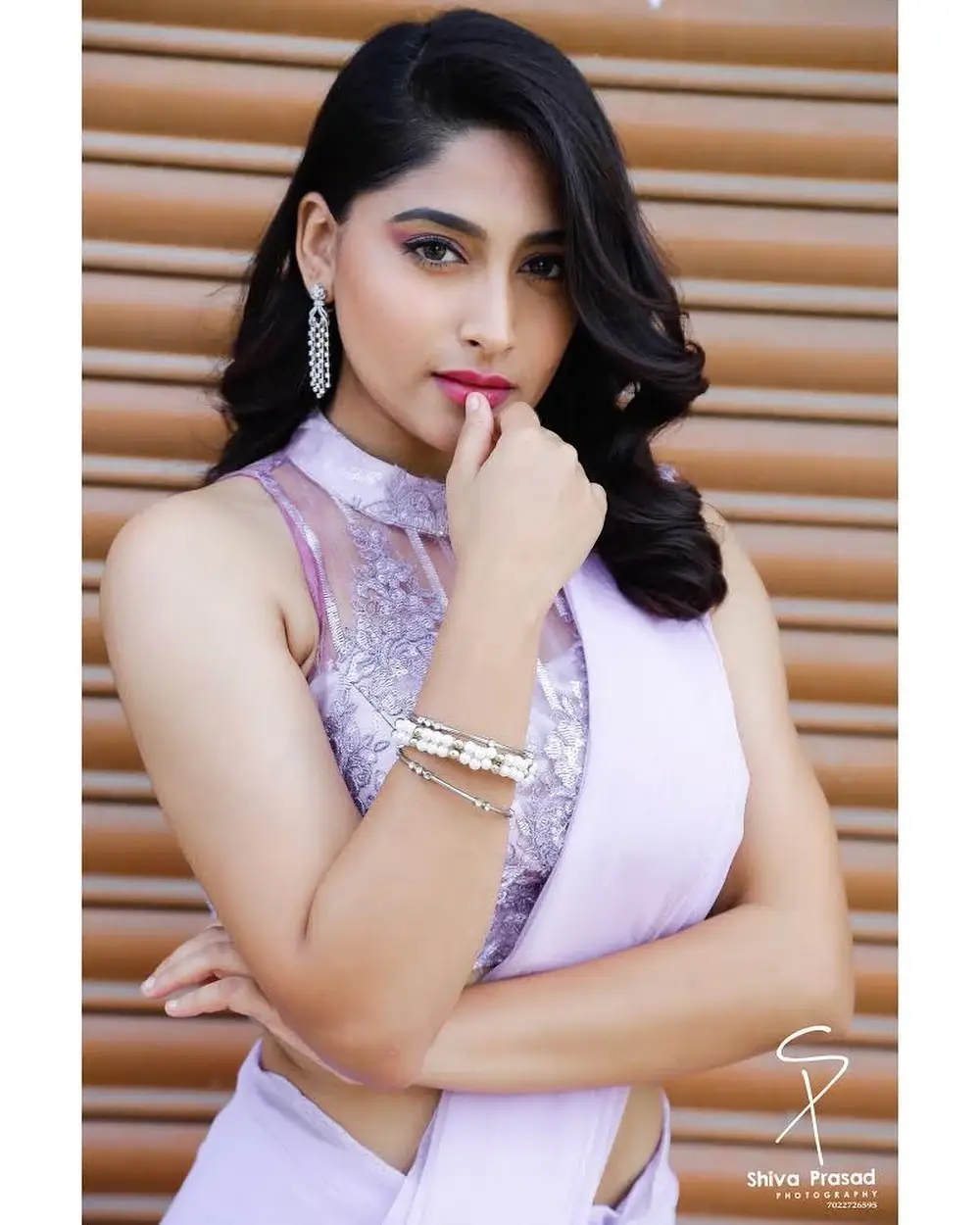 KANNADA ACTRESS NISHVIKA NAIDU IN VIOLET SAREE